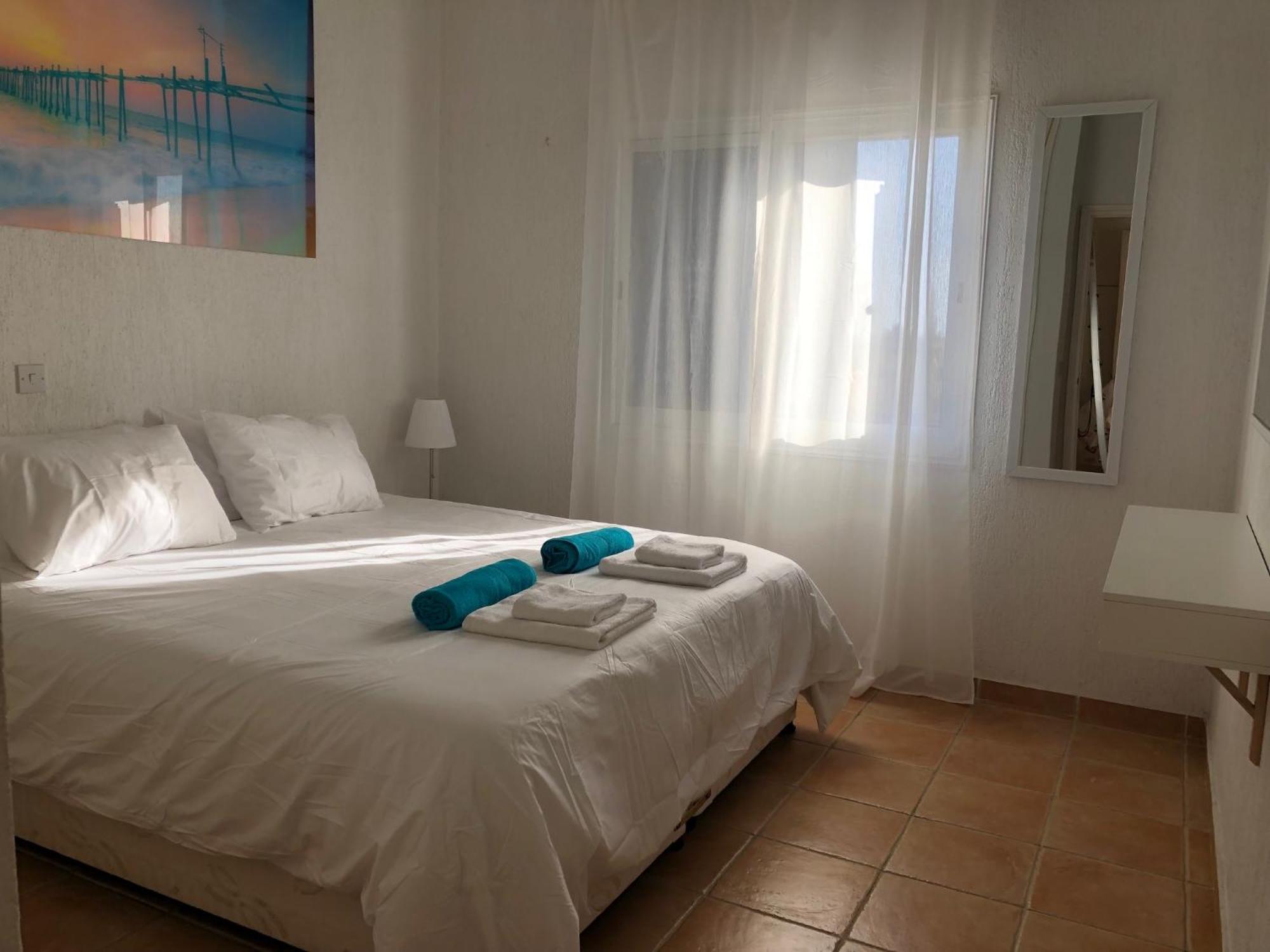Limnaria Gardens - 1 Bedroom, Sunny Apartment With Stunning Pool Views Paphos ภายนอก รูปภาพ